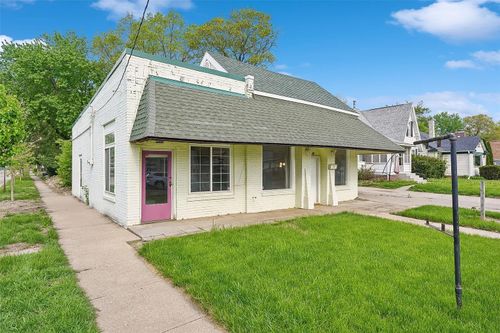 4002-4000-4002 11th Pl, Des Moines, IA, 50313-3233 | Card Image