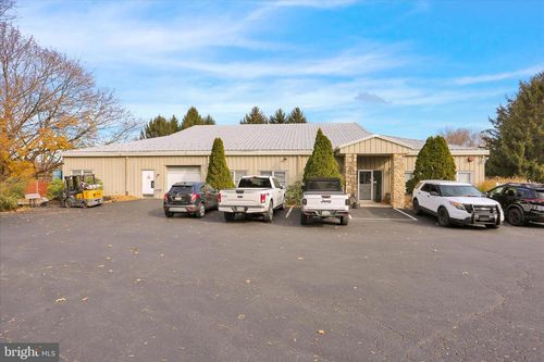 2470 Conestoga Ave, HONEY BROOK, PA, 19344-1052 | Card Image