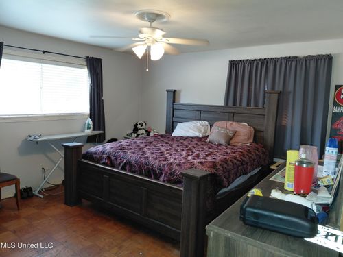 1443 Sheffield Dr, Jackson, MS, 39211-5631 | Card Image