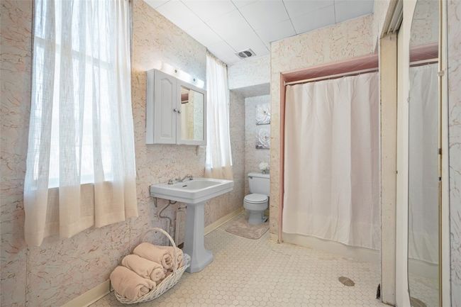 205 4 Th St, House other with 4 bedrooms, 2 bathrooms and null parking in Freeport PA | Image 39