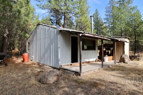 XX N Waldrons Ln, Chattaroy, WA, 99003 | Card Image