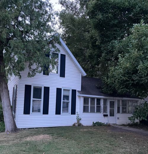304 N Front St, Rensselaer, IN, 47978 | Card Image