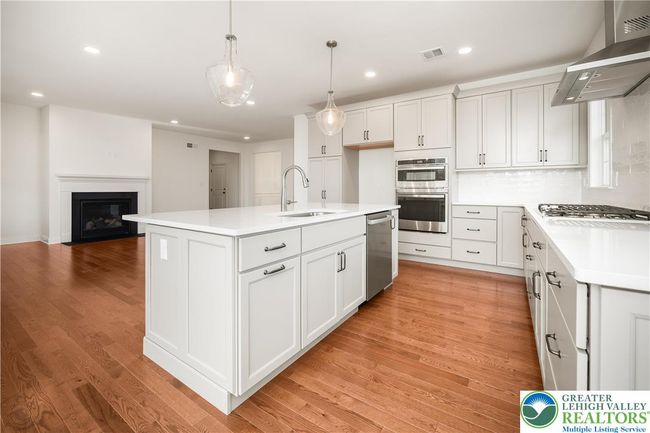 4276 Stonebridge Dr, House other with 3 bedrooms, 2 bathrooms and null parking in Bethlehem PA | Image 9