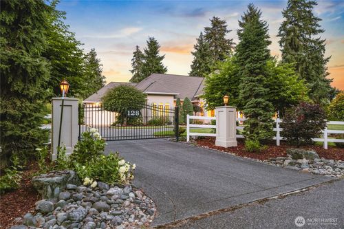 128 Country Club Cir Sw, Lakewood, WA, 98498-5305 | Card Image