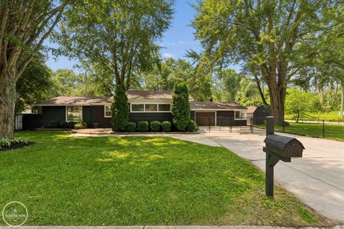 367 Sherwood Ln, Algonac, MI, 48001-1145 | Card Image