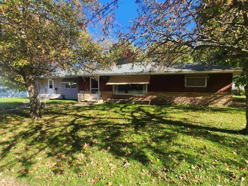 212 N Main St, Greenwood, WI, 54437-9418 | Card Image