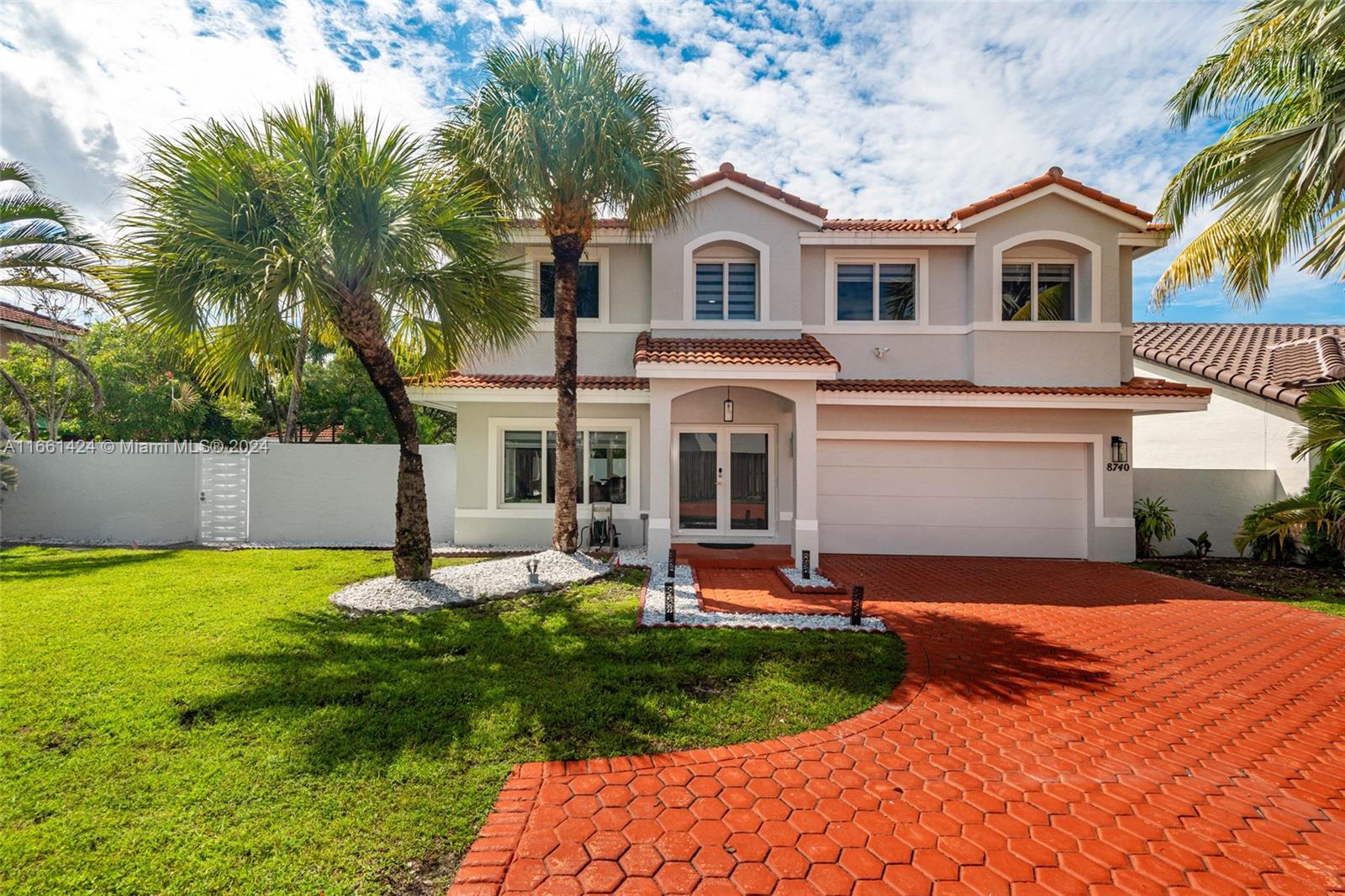 189th Ter, Hialeah, FL 33018