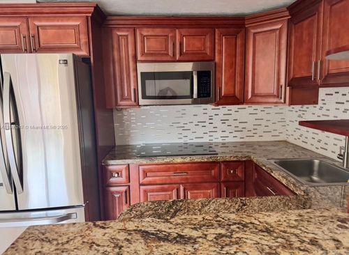 apt-303-606 W 81st St, Hialeah, FL, 33014-4156 | Card Image