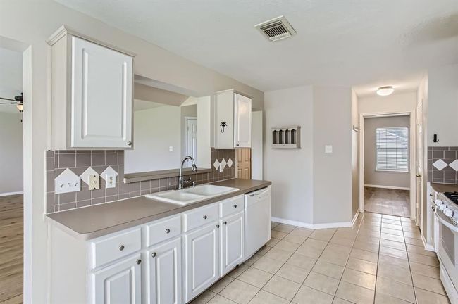 Kitchen | Image 18