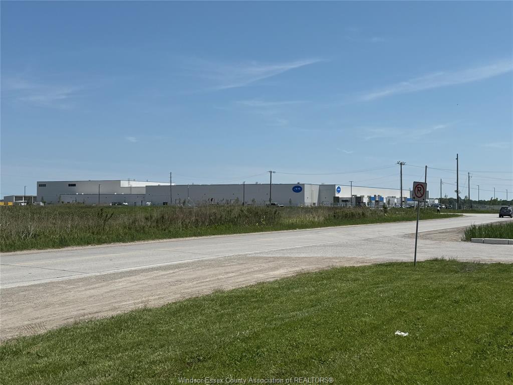Commercial Sale in Tecumseh 3