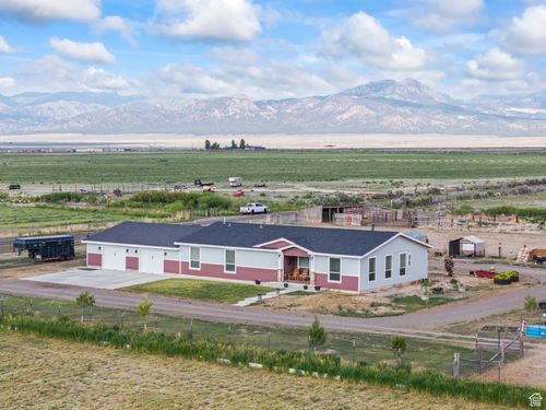 1036 E Airport Rd, Panguitch, UT, 84759-7717 | Card Image