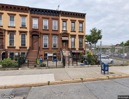 568 Franklin Ave, Brooklyn, NY, 11238-2915 | Card Image