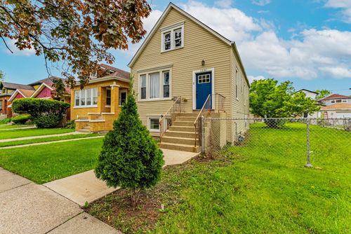 1330 Ridgeland Ave, Berwyn, IL, 60402-1143 | Card Image