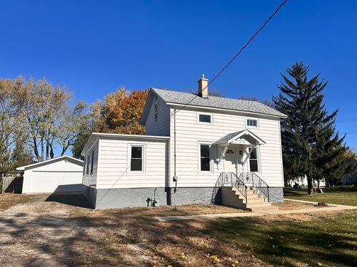 210 W Hall St, Leland, IL, 60531-3165 | Card Image