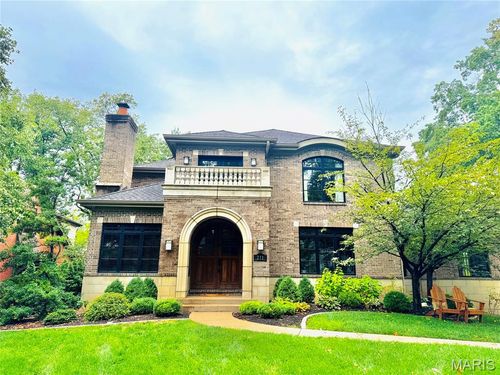 211 Topton Way, Clayton, MO, 63105-3637 | Card Image