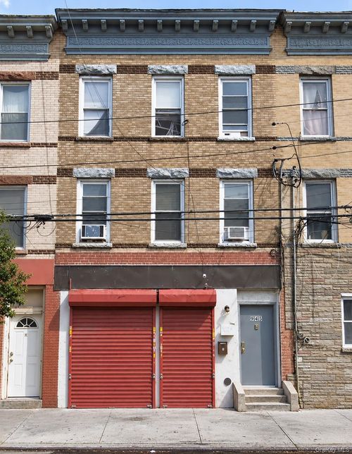 945 Liberty Ave, Brooklyn, NY, 11208-2633 | Card Image
