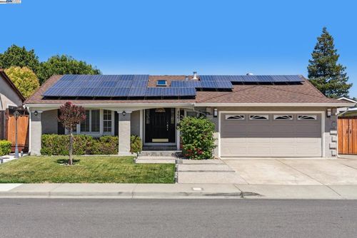 4661 Holland Dr, Pleasanton, CA, 94588-4423 | Card Image