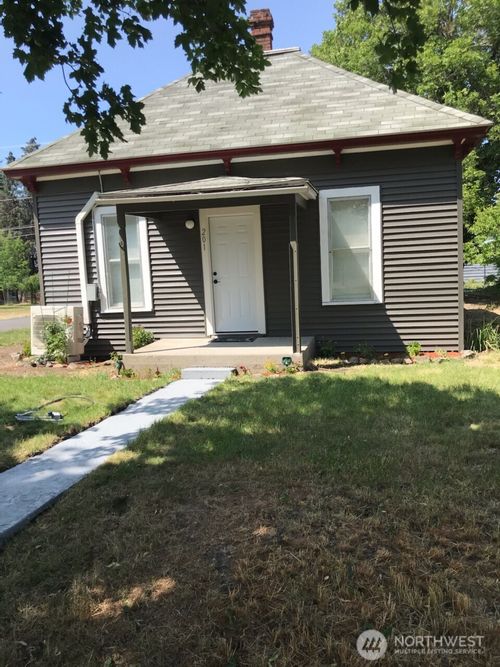201 E Burgen St, Goldendale, WA, 98620-9208 | Card Image