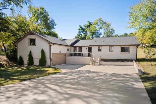 1313 Yorkshire Dr, Brentwood, TN, 37027-6819 | Card Image
