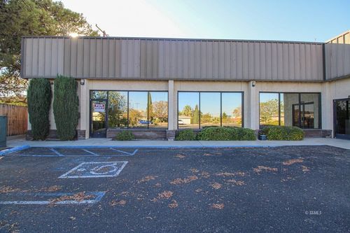 119-115-119 S Gold Canyon St, Ridgecrest, CA, 93555-4121 | Card Image