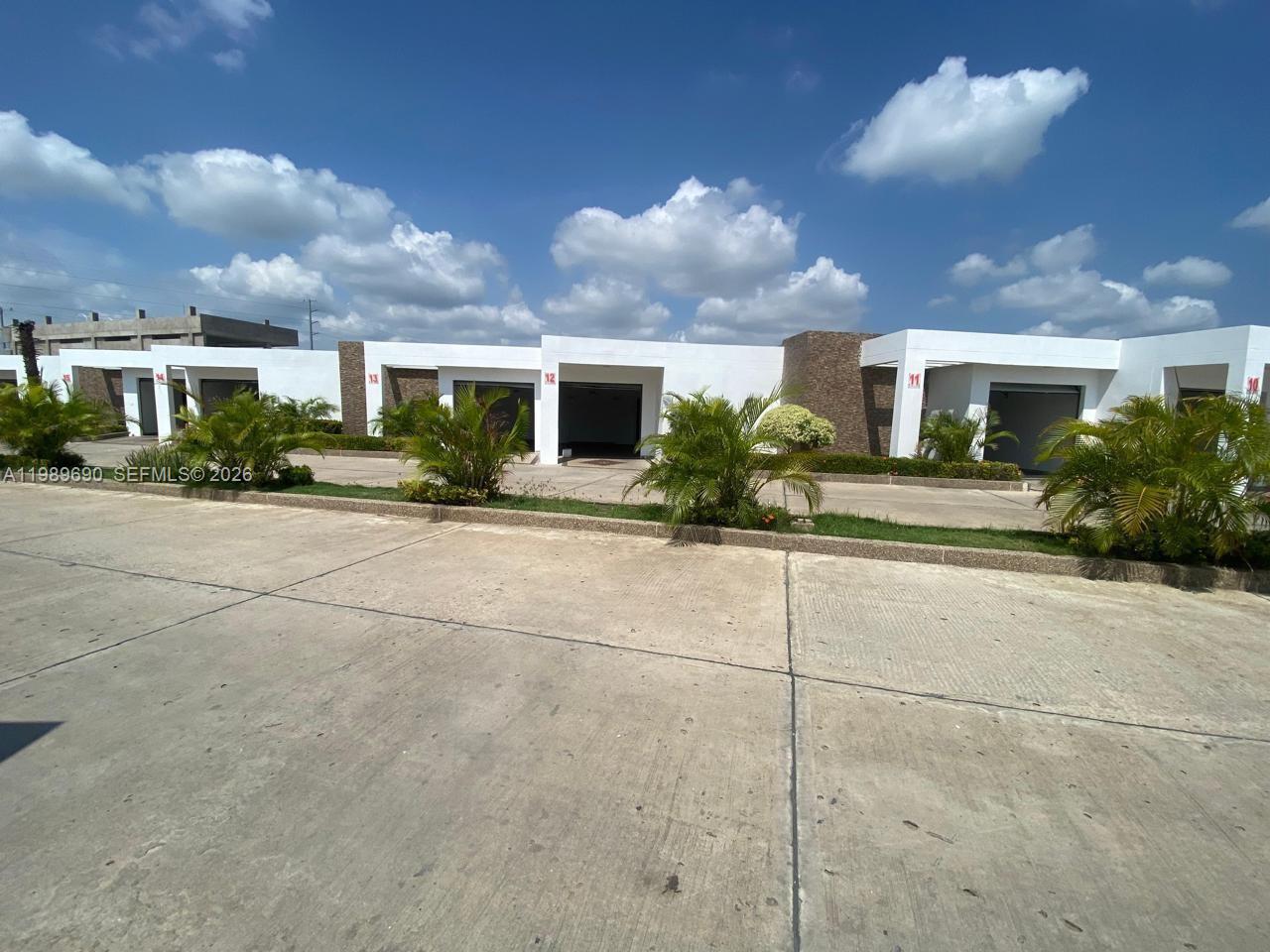 Commercial Sale in Unknown 4