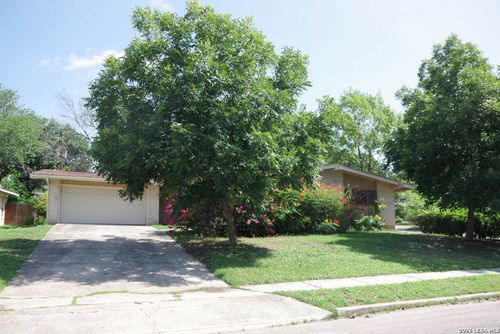 323 Coronet St, San Antonio, TX, 78216-5120 | Card Image
