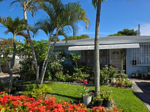 528 49th St, West Palm Beach, FL, 33407-2824 | Card Image