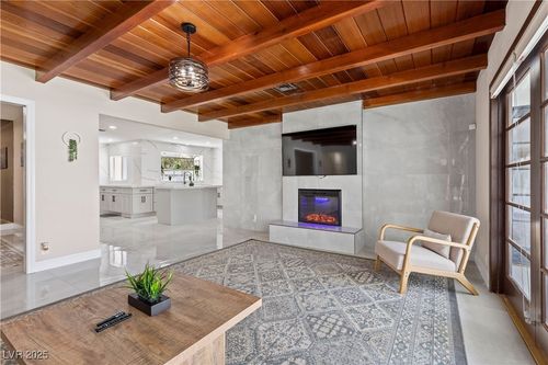 2420 Laurie Dr, Las Vegas, NV, 89102-2104 | Card Image