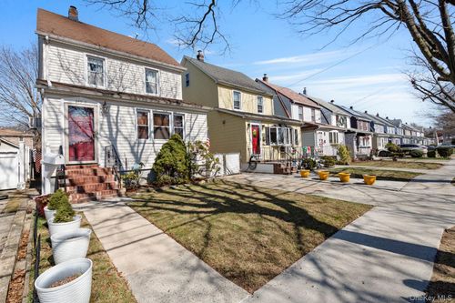 24011 88th Ave, Bellerose, NY, 11426-1217 | Card Image