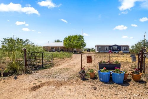 300 Reed Rd, Big Spring, TX, 79720-8016 | Card Image