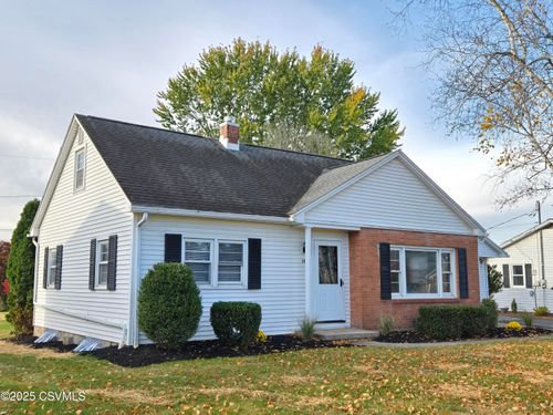 1050 Pine St, Milton, PA, 17847-7618 | Card Image