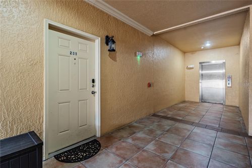 201-4307 Bayside Village Dr, TAMPA, FL, 33615-5549 | Card Image