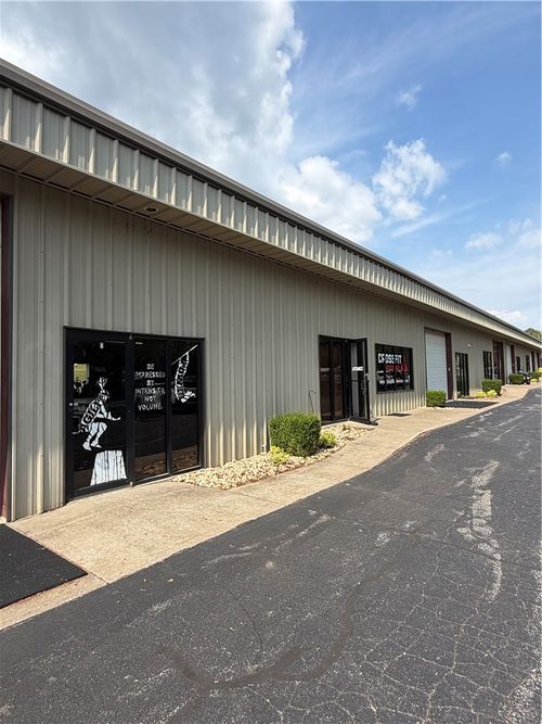 suites-8-10-6028 W Stoney Brook Road, Rogers, AR, 72758 | Card Image