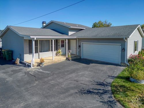 115 W South St, Kirkland, IL, 60146-7708 | Card Image