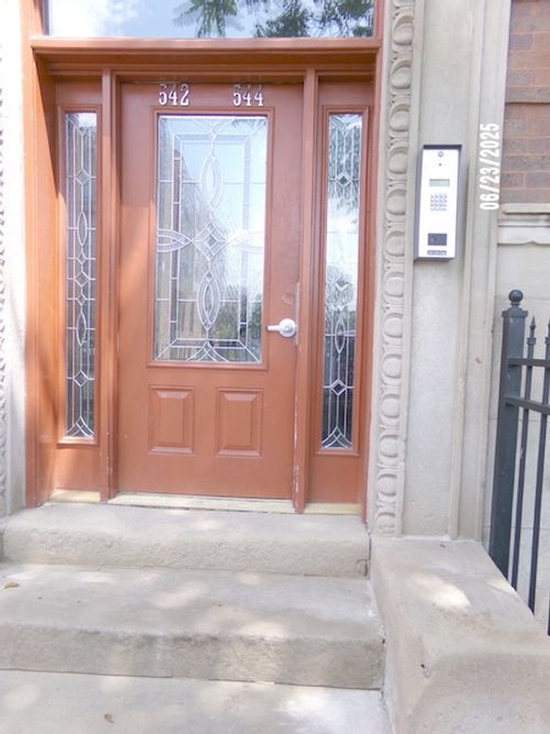 garden-542 E 44th Street, Chicago, IL, 60653 | Card Image