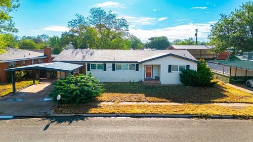 1106 N Avenue F, Denver City, TX, 79323-2121 | Card Image