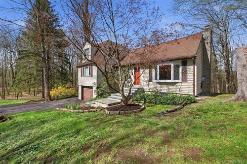 307 Old Kingston Rd, New Paltz, NY, 12561-3036 | Card Image