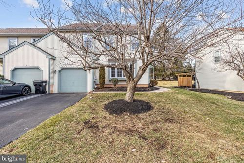 66 Laurel Cir, NEWTOWN, PA, 18940-3259 | Card Image