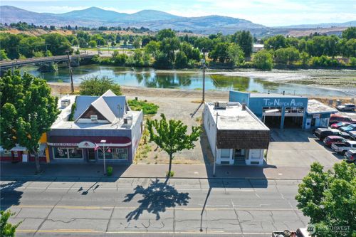19 S Main St, Omak, WA, 98841 | Card Image