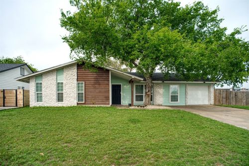 8512 Remington Ln, Austin, TX, 78758-7222 | Card Image