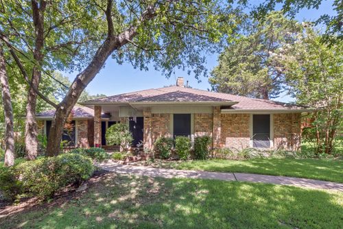 812 Cherlynne Dr, Cedar Hill, TX, 75104-1704 | Card Image