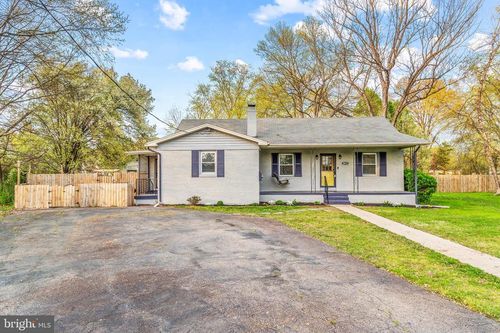 8413 Rosemont Cir, Alexandria, VA, 22309-1713 | Card Image