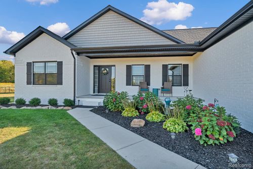 5580 Reynolds Rd, Imlay City, MI, 48444-9807 | Card Image