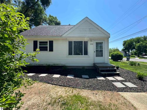 104 Bradley Ct, Midland, MI, 48640-5512 | Card Image