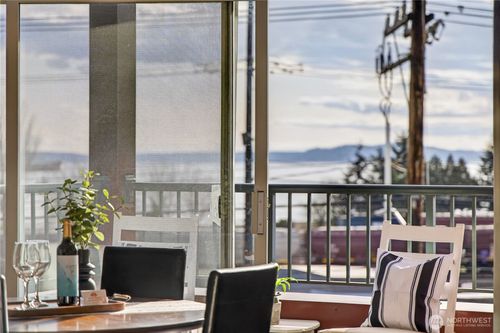 apt-110-524 6th Ave W, Seattle, WA, 98119-5902 | Card Image