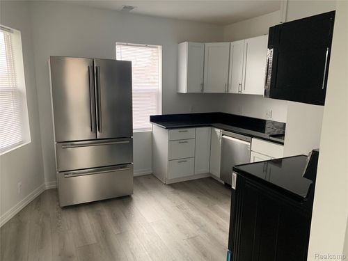 apt-2-180 S Lynn Ave, Waterford, MI, 48328-3880 | Card Image