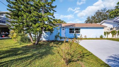 170 Lake Shore Drive W, House other with 3 bedrooms, 2 bathrooms and null parking in Palm Harbor FL | Image 1