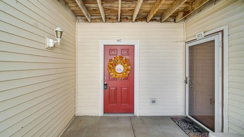 967 Misty Glen Dr, Valparaiso, IN, 46385 | Card Image