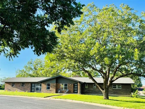 200 Corder Ln, Burnet, TX, 78611-1406 | Card Image