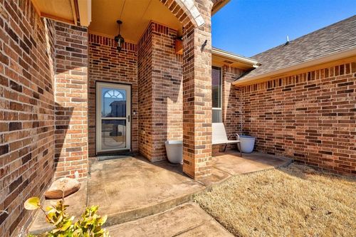 11729 Sw 24th Terrace, Yukon, OK, 73099 | Card Image